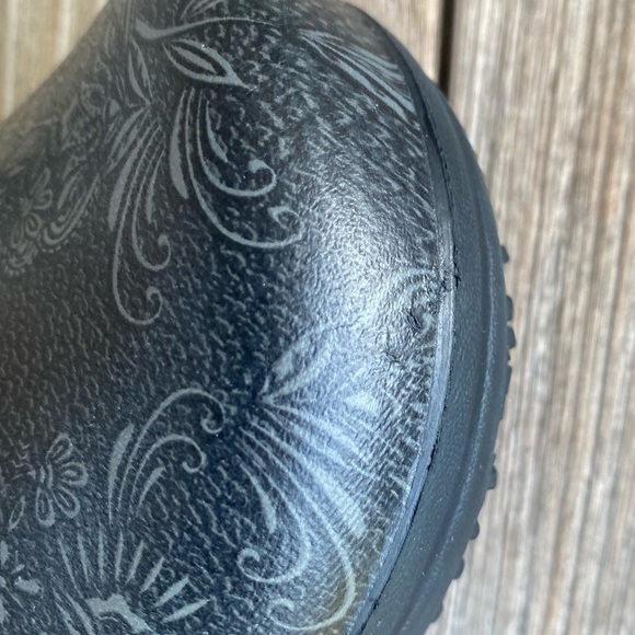 CROCS Neria Pro Graphic Work Clog Sz 5 Blk Floral - Picture 12 of 12